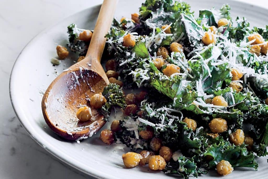 Es enthält mehr Kalzium als Milch. Regelmäßiger Verzehr stärkt die Knochen und pflegt Haare und Nägel.