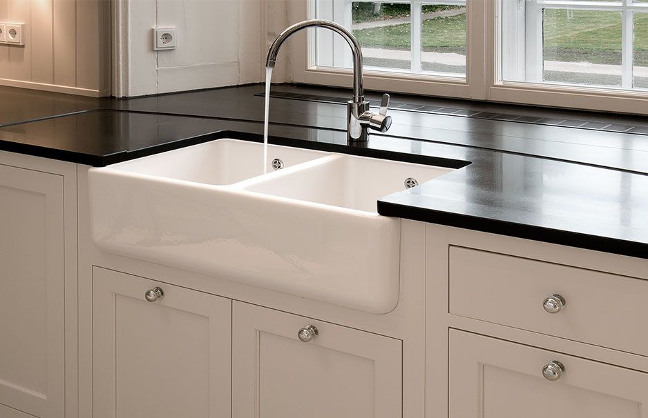 Patent f&uuml;r verstopfte Sp&uuml;lbecken. So reinigen Sie die Rohre nach dem Braten von Schnitzeln