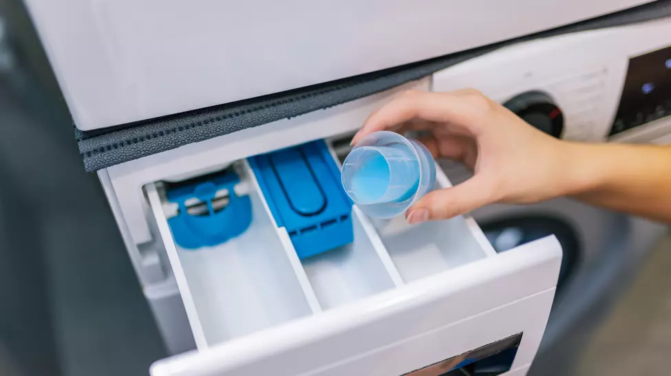 Wir verwenden zu viel Waschpulver und die Waschprogramme sind falsch eingestellt.