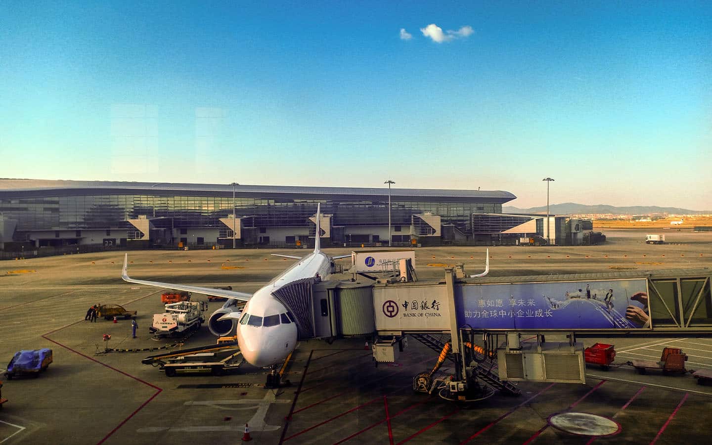 China trotzt den natürlichen Beschränkungen und baut einen riesigen schwimmenden Flughafen mitten im Ozean