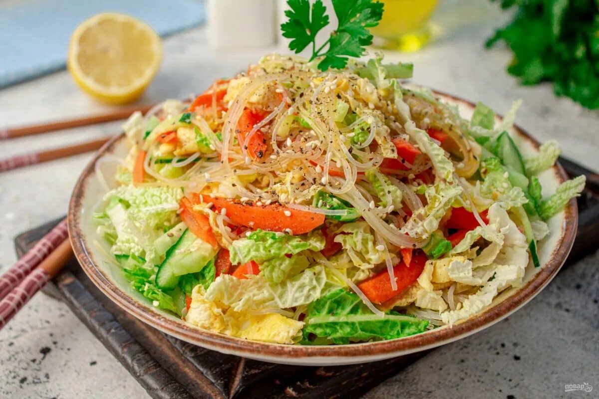 Chinakohlsalat nach hawaiianischer Art. Es ist viel besser als Gyros oder ein Gem&uuml;sesalat.