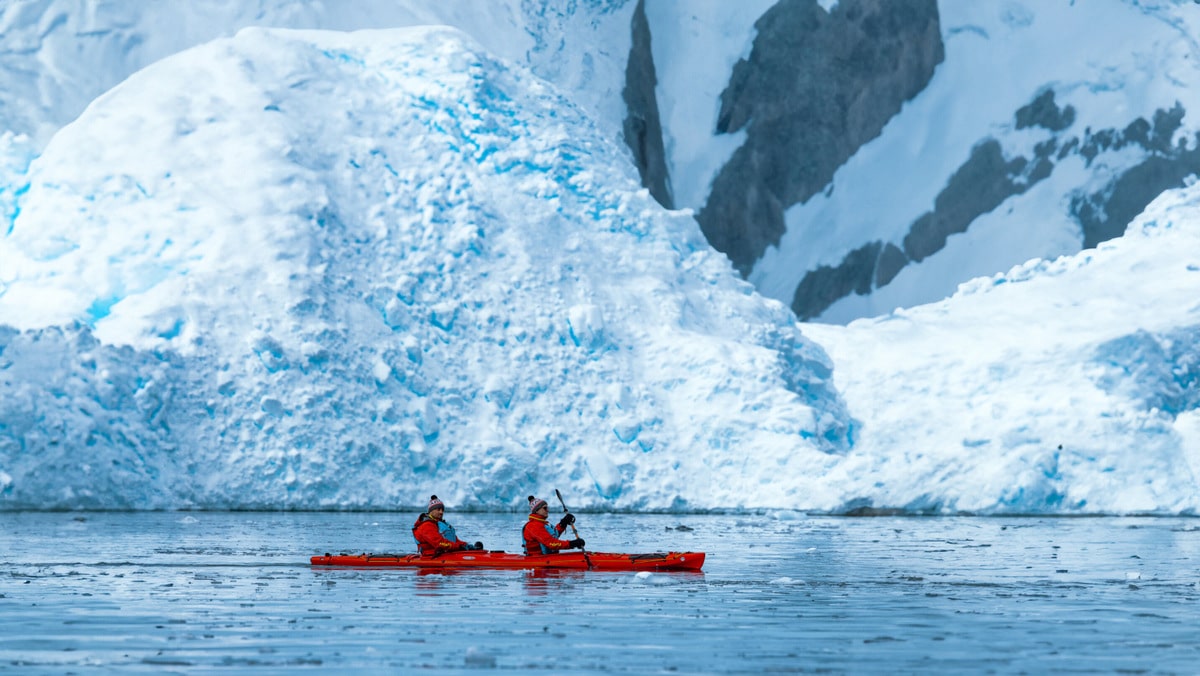 Spanische Forscher sind schockiert &uuml;ber die Entdeckung von roten Algen und &bdquo;rosa Schnee&ldquo; und deren Auswirkungen auf die Antarktis
