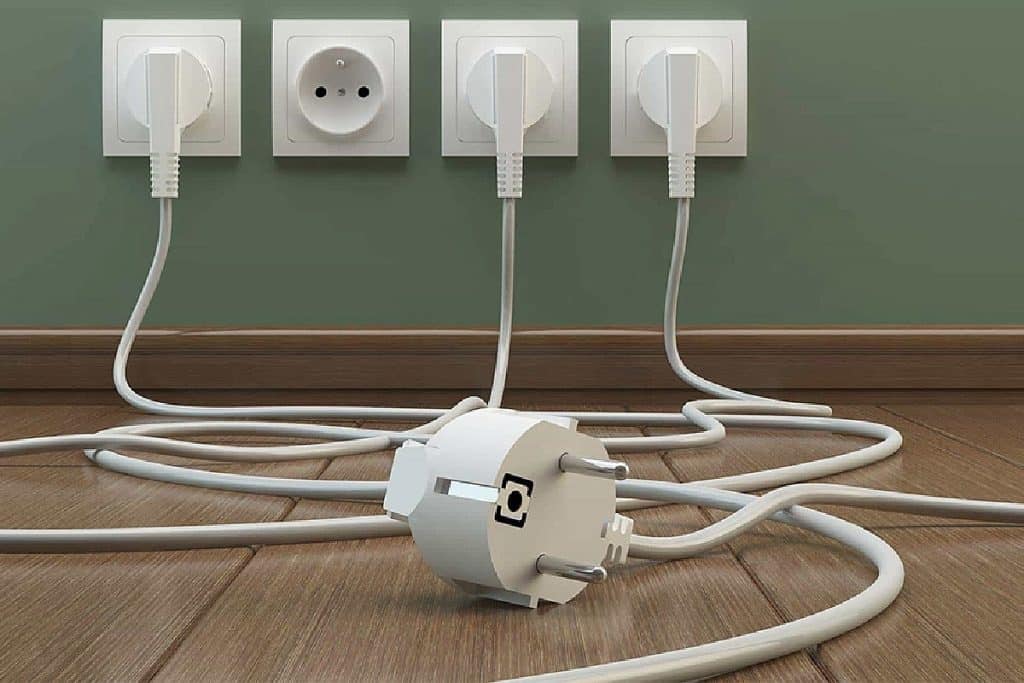 Details in Kabelsteckverbindern, die die elektrische Sicherheit erhöhen und praktisch niemandem auffallen.