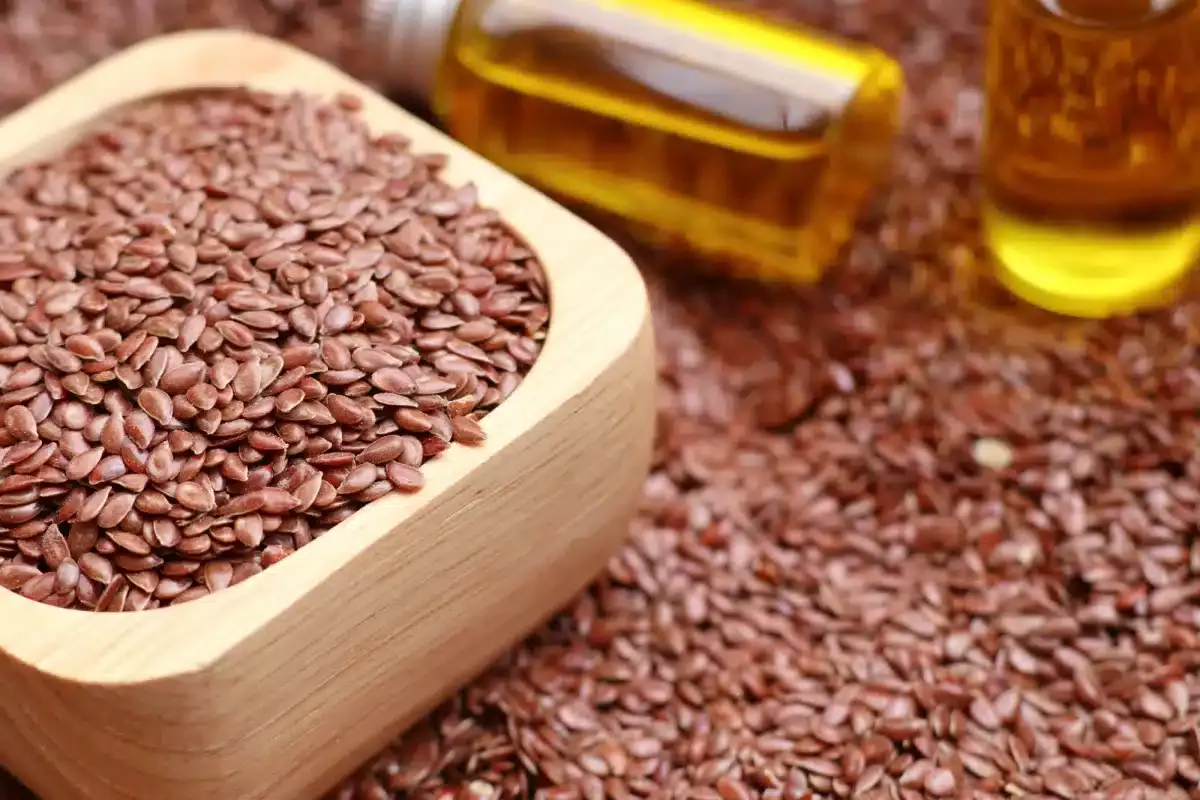 Ich mache diesen Leave-in-Conditioner mit nur zwei Zutaten. Nach der Anwendung sind meine Haare glatt und seidig.