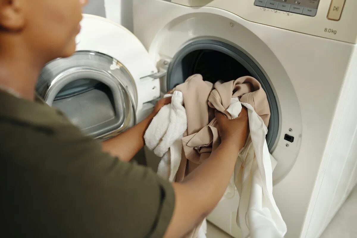 Experten l&uuml;ften das Geheimnis der idealen Waschtemperatur. Nur wenige Menschen entscheiden sich f&uuml;r sie.